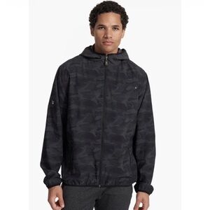 Vuori Men’s Outdoor Trainer Shell Camo Gray Zip Up Jacket Hooded Size S Packable